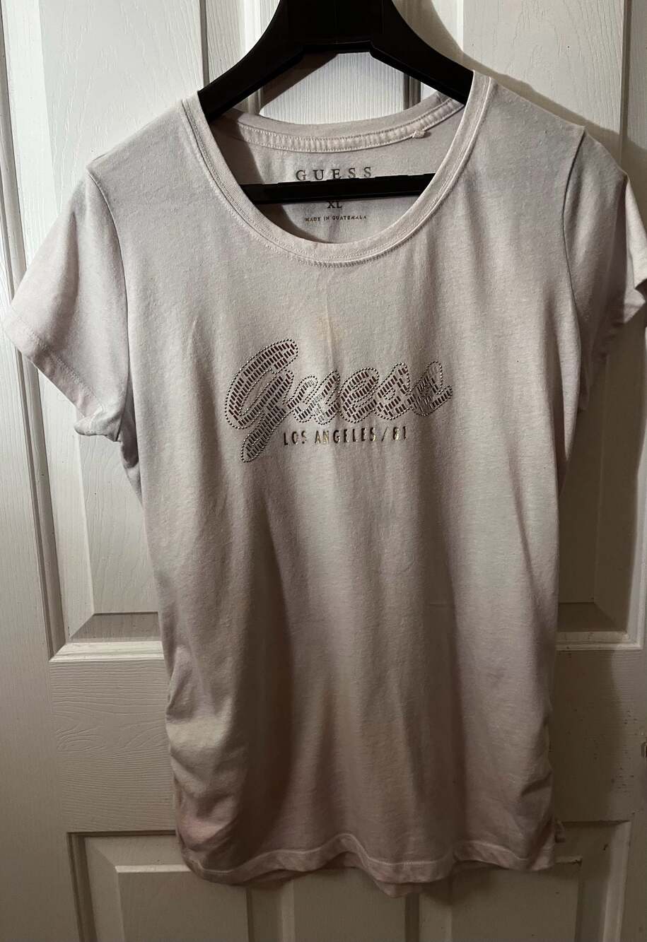 GUESS Rhinestone Script Logo T-Shirt with Side Ruching - Picture 3 of 6